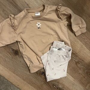 H&M fleece Creech sweatshirt and pants